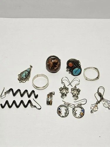 Lot of VNTG Women's Sterling Silver 925 Jewelry Rings Earrings Pendants Scrap