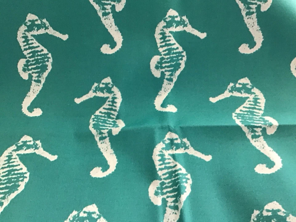 LOTE de 4 yardas Premier tela tropical náutica caballito de mar verde azulado Foto 3 de 4