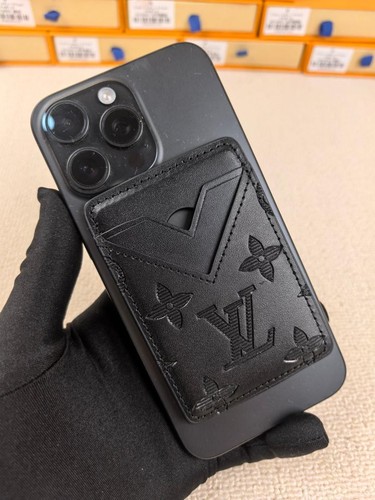 Pre-loved Louis Vuitton iPhone Magnetic Cardholder Eclipse Black Monogram