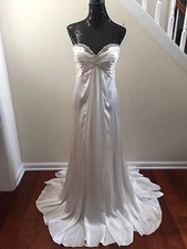 ROSES BY REEM ACRA Sweet Pea a sweeping crystal beaded trim 100% Silk Gown $3995
