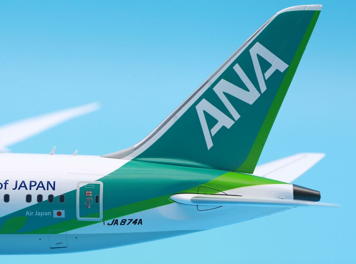 JC Wings 1:200 All Nippon Airways ANA Boeing 787-8 Diecast JC Wings 1:200 All Nippon Airways ANA Boeing 787-8 Diecast