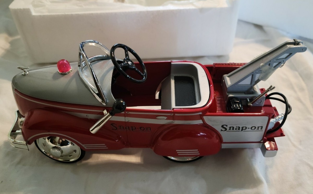 Snap-on Tools Pedal Car Tow Truck Die Cast Bank SSX 2120 | eBay