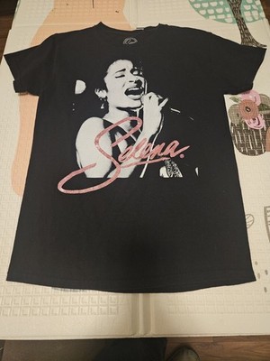 Selena Quintanilla  Singing Boyfriend with Pink Selena name
