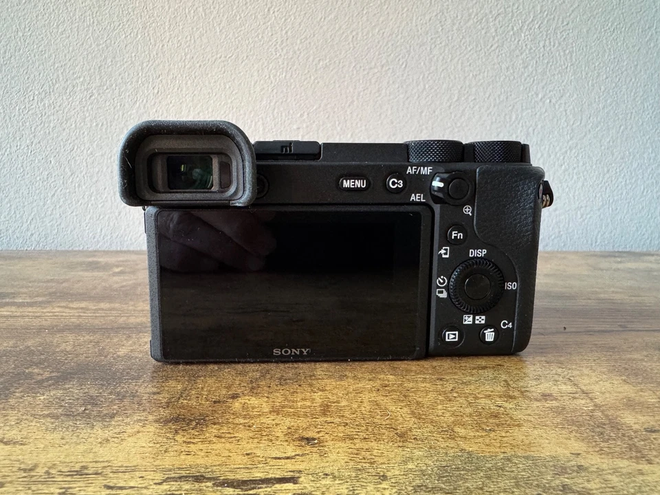 Sony Alpha 6600 - Schwarz, neuwertig, 152 Auslösungen, OVP - Bild 4 von 4