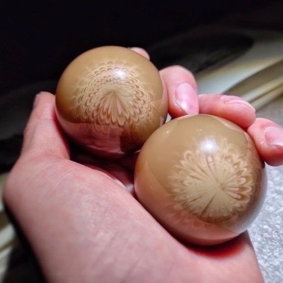 Wood Hand Exercise Massage Balls Finger Therapy Rehab Senior Gift Pair