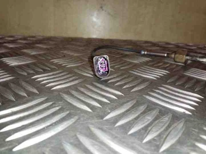 Sensore temperatura gas di scarico VW GOLF IV Variant 1J5 036906088C 1.4 benzina 55kw 26106446 - Immagine 2 di 3