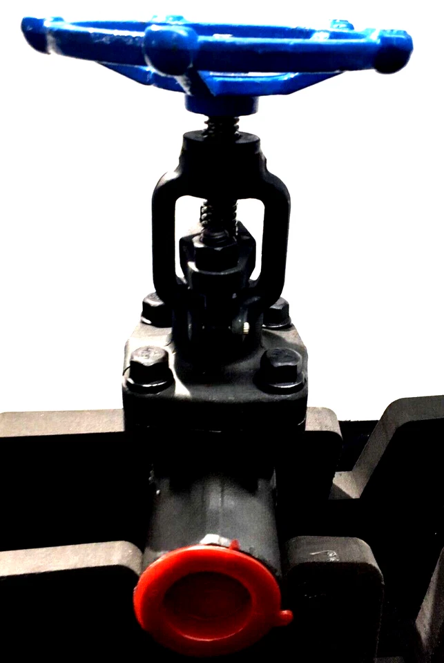 SHARP VALVE 44834 SERIES CARBON STEEL GLOBE VALVE 1 1/2" INLINE SOCKET WELD - Image 2 of 4