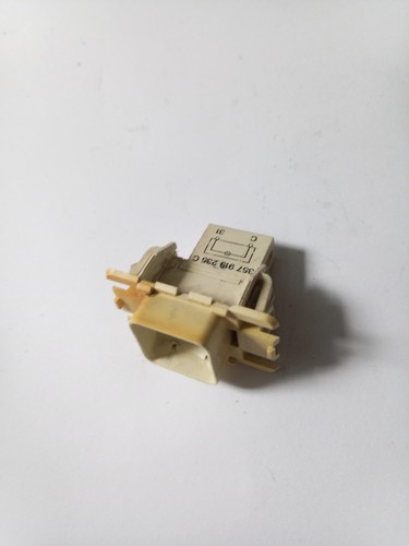 VW Bus T4 Kontrollleuchte Anhängerbetrieb AHK Anhängerkupplung VwNr: 357919235C