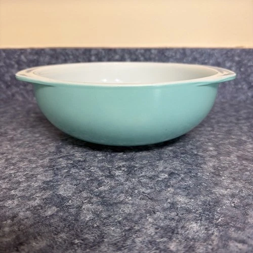 Pyrex Turquoise #024 Round Casserole 2qt With Handles