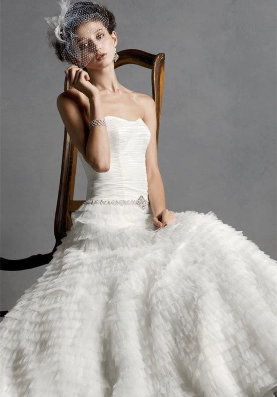 Vestido de novia David Bridal de Galina Signature... Foto 4 de 4