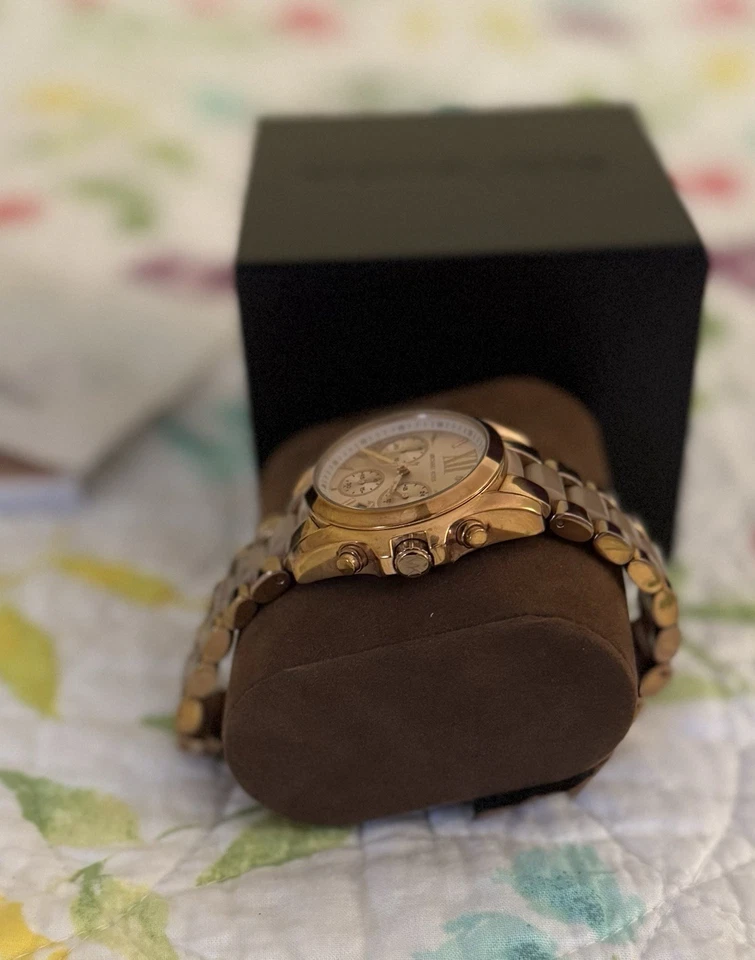 Michael Kors Bradshaw Women's Chronograph Watch TwoTone Gold Rose - Image 2 of 4