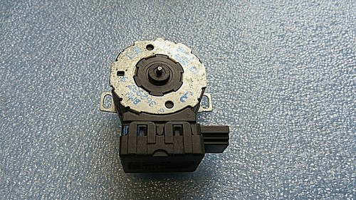 BMW E36 E39 - Stellmotor Heizung Klima 8362937 8362937.9 BEHR 0325905