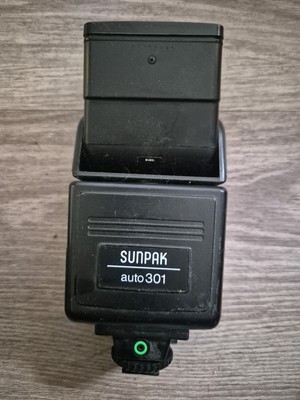 Sunpak Auto 301 flash unit,vintage camera accessory. Automatic, Electronic Flash