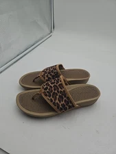 Baretraps Denali Thong Leopard Print Sandals Womens Size 9