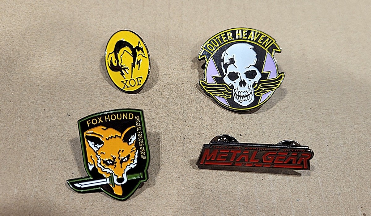ストラップ L GEAR SOLID 4 DOG TAG Complete Set Close Up: Metal Gear Solid 4 Dog Tags - Metal Gear Informer