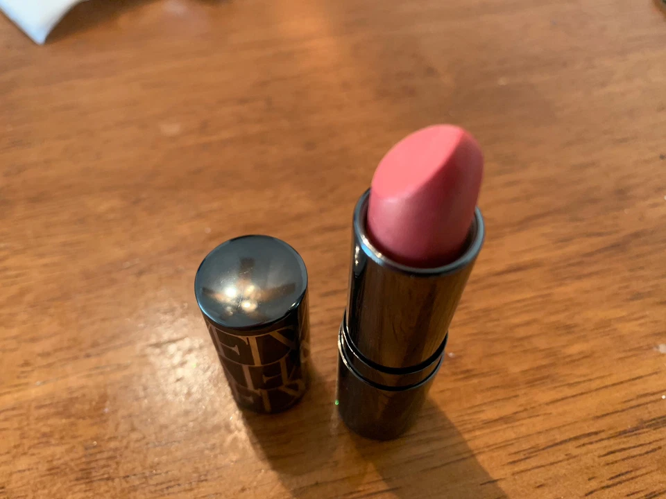 Lápiz Labial Diane Von Furstenberg-Coral Frost Nuevo No Sellado Foto 3 de 4