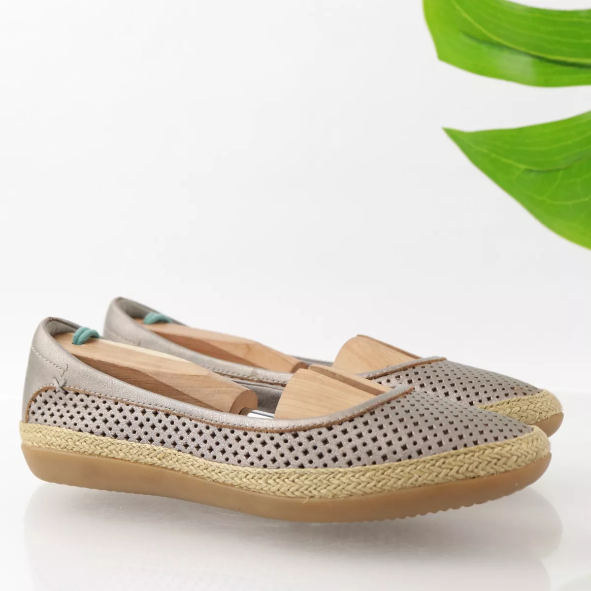 Clarks Women s Danelly Adira Ballet Flats Size 6 Espadrille Slip On Gray Leather