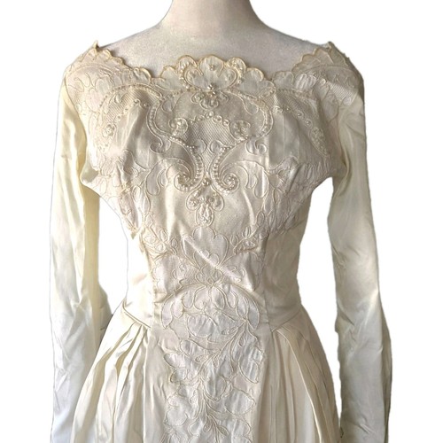 Vintage 1950s Ivory Wedding Gown, Romantic, Pearl, Lace, Train, Victorian - Picture 6 of 15