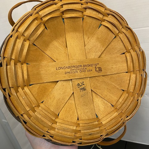 Longaberger Round 10" Darning Basket w/ 2 Leather Handles Fabric Liner & Plastic - Picture 2 of 12