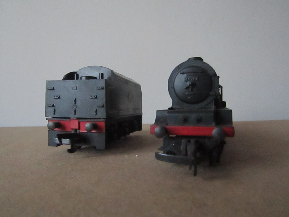 A Tri-ang Railways gauge OO R.S.1 passenger train set, comprising 4-6-2