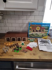 Vintage 1993 Ertl Farm Country Riding Stable Set 4217 in Original box