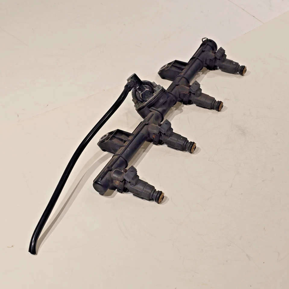 Hyundai Genesis 2012 cupé riel de combustible de 2,0 L con juego de inyectores 35340-2C200 OEM Foto 4 de 4