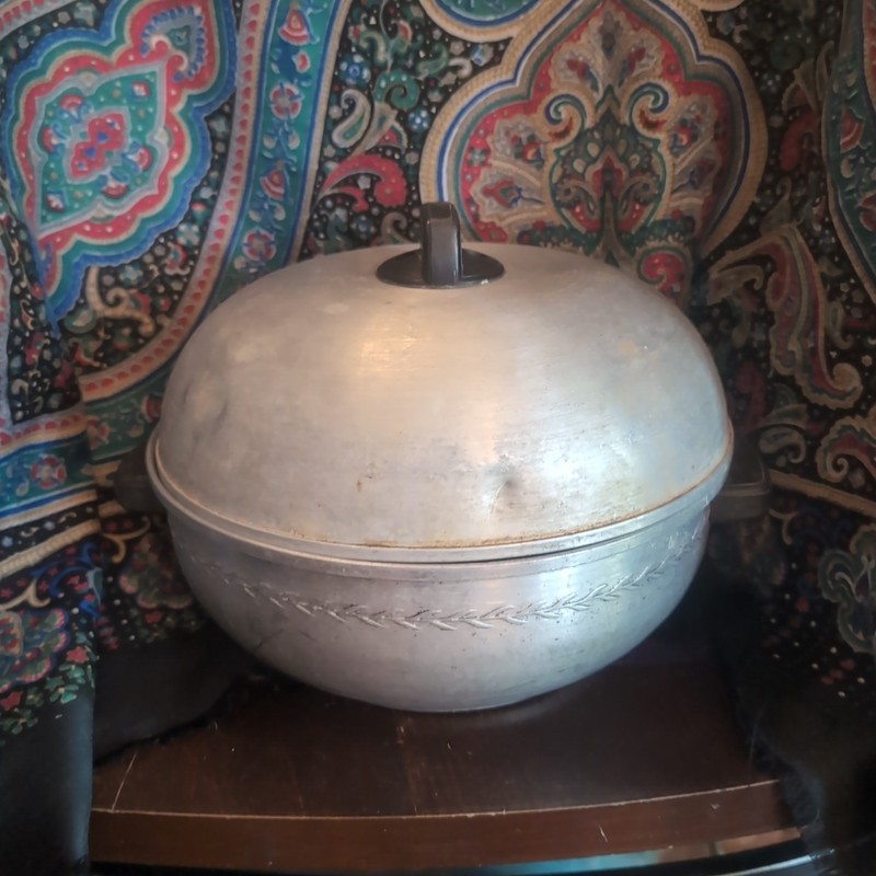 Vintage Aluminum West Ben Bun Warmer with Lid “Keep Ya Buns Warm And Toasty!