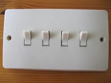 Vintage lata 1960. włącznik światła MK z 4 przełącznikami. Preloved. Stan dobry.