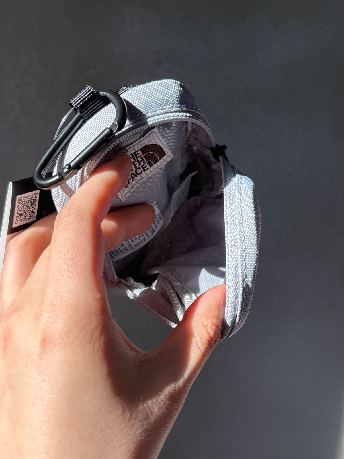 The North Face Mini Superpack Pouch Keyring Bag Accessory Ice Gray NWT NN2PR07L