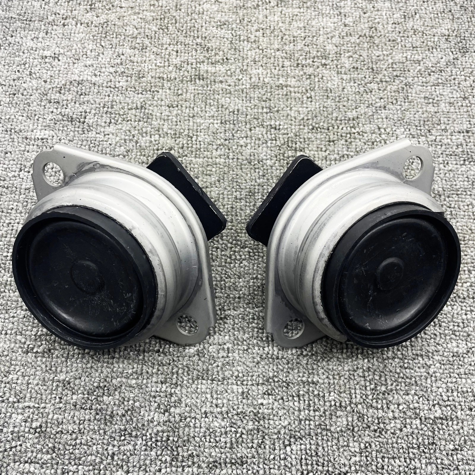 Pair Engine Motor Mounts for Maserati GranTurismo Quattroporte GranCabrio