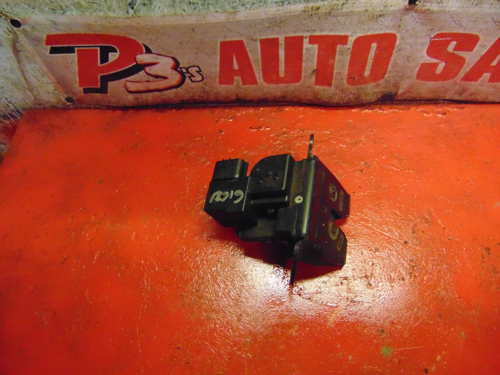 13 12 11 10 Kia Soul oem rear hatch liftgate latch power lock actuator