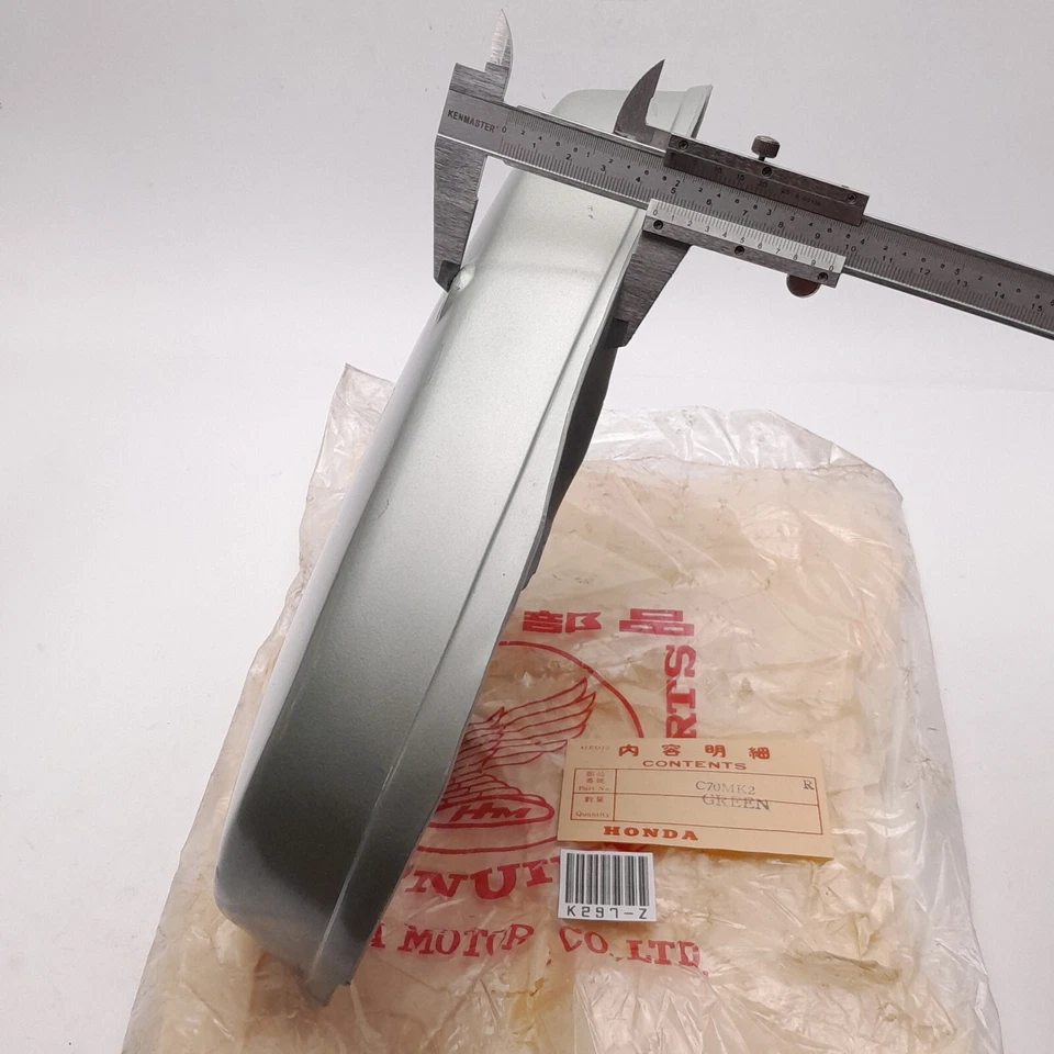 Caja de cuadro de cubierta lateral Honda C70 C90 batería NOS #3 Foto 4 de 4