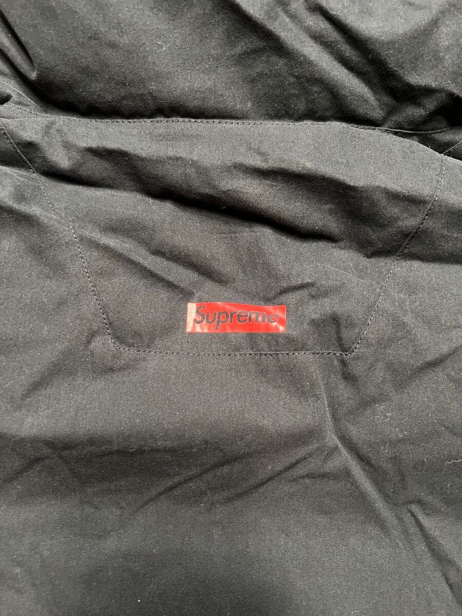 Supreme Hooded Down Pullover SS22 Black Size Large Brand New Supreme Hooded Down Pullover SS22 Black Size Large Brand New