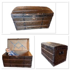 petite malle pour poupées anciennes  epoque 1900 :56 cm x 32 x30