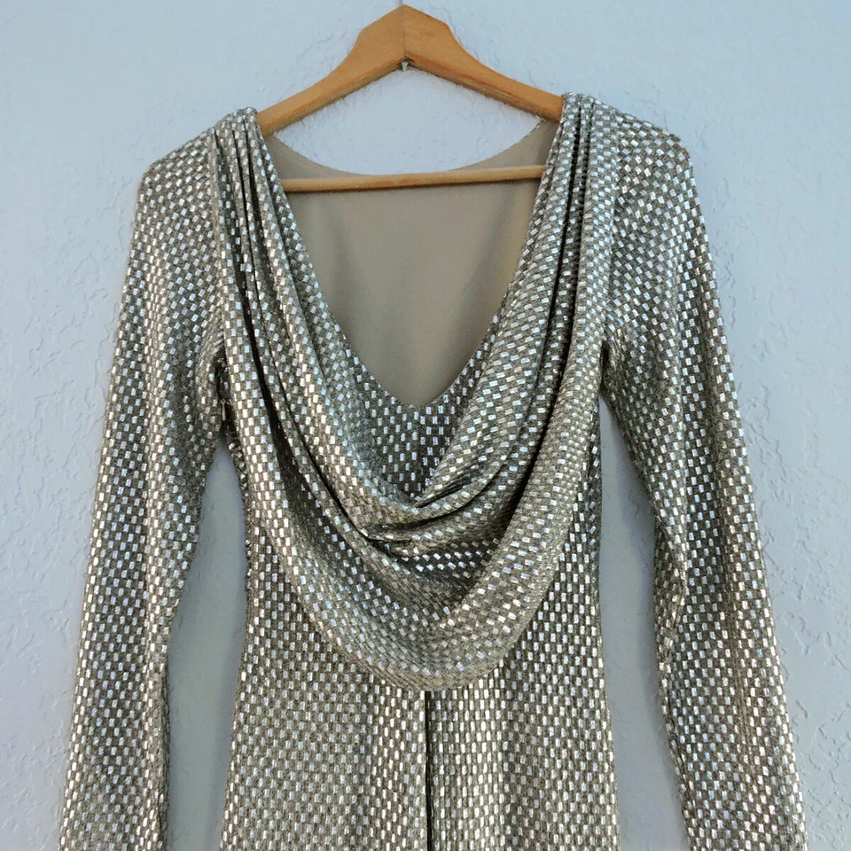 Precioso vestido vestido Eliza J talla 4 beige plateado metalizado drapeado trasero acanalado lateral Foto 4 de 4