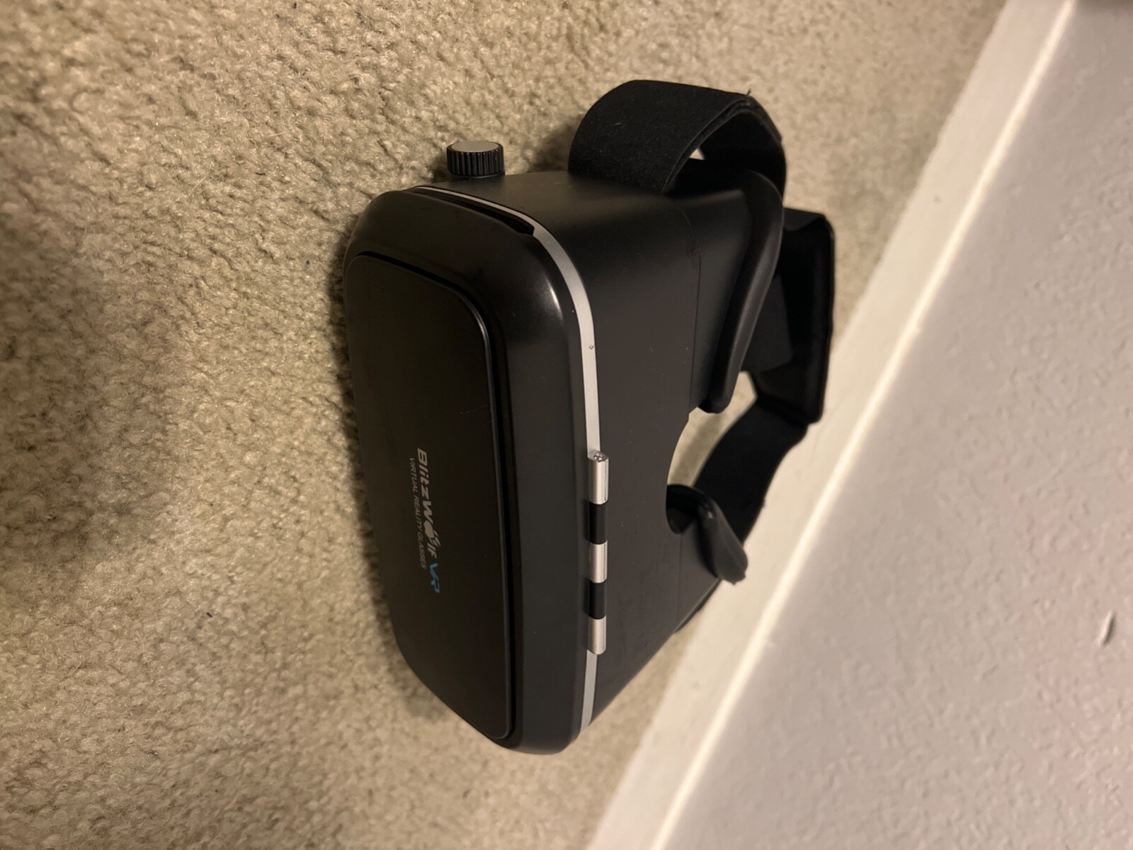 vr headset iphone- BlitzWolfVR- black-image