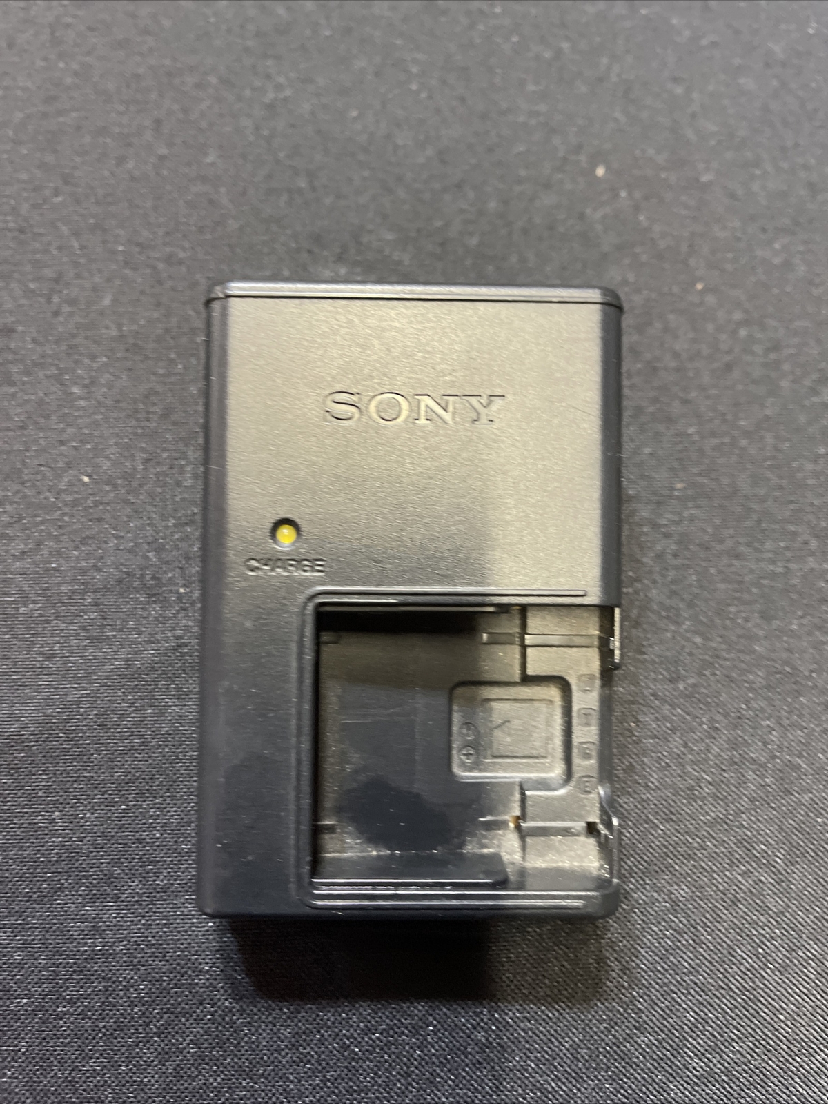 NEW GENUINE Battery and Charger for Sony Cybershot Digital Camera BC