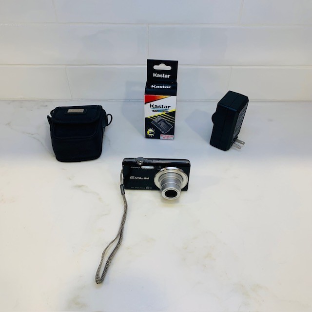 Casio Exilim EX-ZS10 Digital Camera 14.1MP Black 5x Zoom Excellent