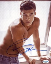 Chase Mattson Signed Autograph 8x10 Photo Shirtless Male Model Tik Tok Star ACOA Chase Mattson Signed Autograph 8x10 Photo Shirtless Male Model Tik Tok Star ACOA