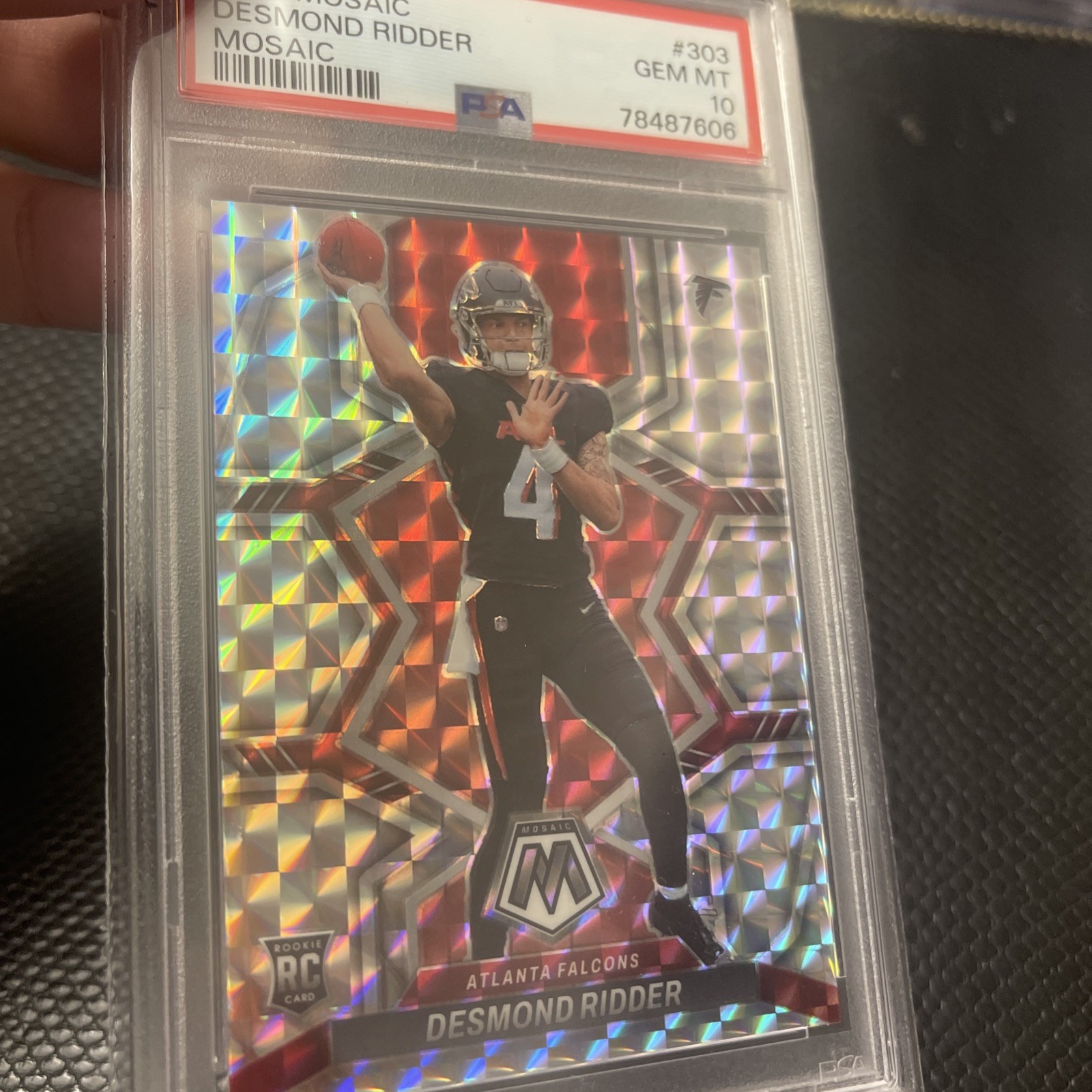 2022 Panini Mosaic Mosaic #303 Desmond Ridder RC Rookie PSA 10 ATL Falcons view 3