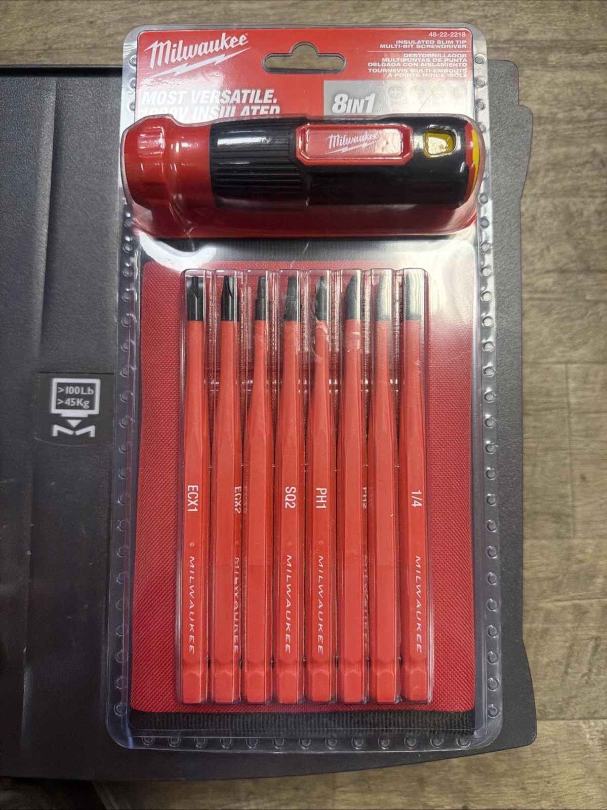 Milwaukee Tool 48-22-2218 8 In-1 Insulated Screwdriver Set