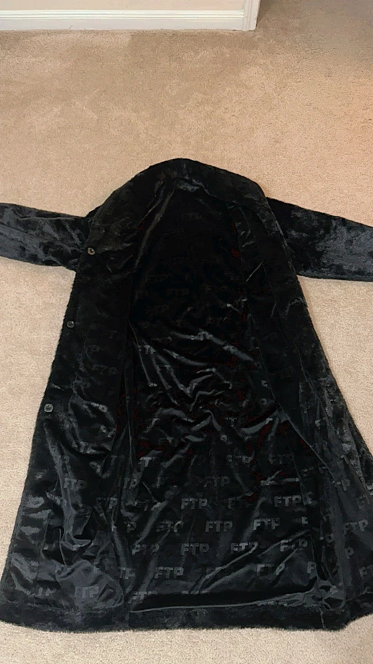 FTP 双面毛皮风衣 L 码 黑色 — 第 3/3 张图片
