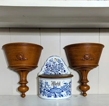 Vintage 1963 Homeco / Syroco Wall Pocket Planter sconce Faux Wood pair of 2 USA