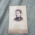 Young Woman Cabinet CardHOFFMAN STUDIO CHICAGO  1800s 6.5x4.3” glass eye? — photo 1