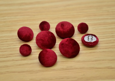 Weinrot Samt Stoff bezogen Knöpfe - Handarbeit Schaftknöpfe (12mm, 18mm, 22mm)