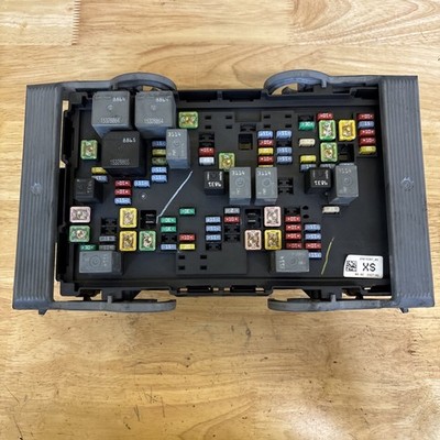 2007-2009 Cadillac Escalade Fuse Panel Relay Junction Box 25815387 OEM 11U