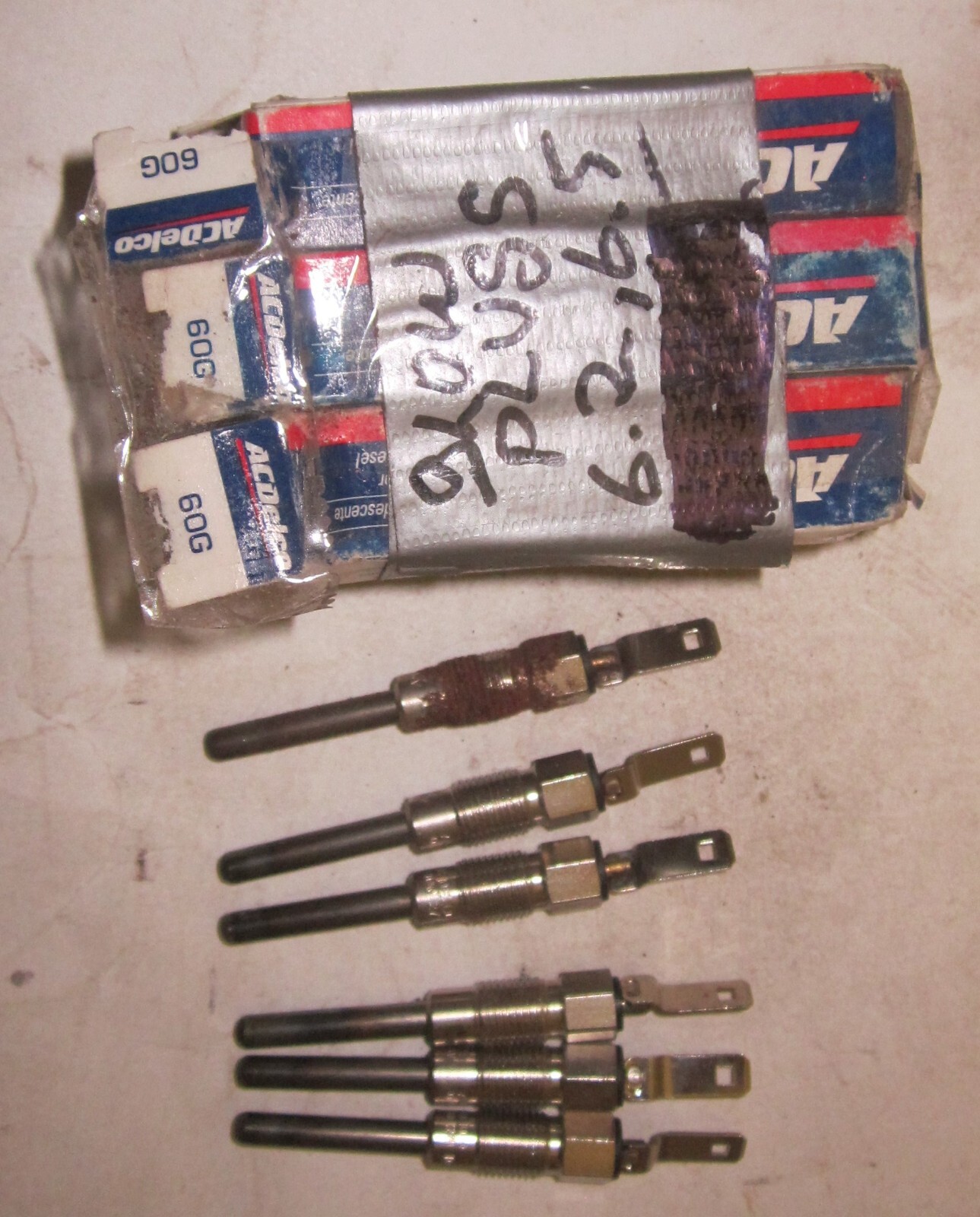 GM NOS Delco 60G Glow Plug Lot of 5 Plugs Chevy GMC C/K Pickup Diesel 6.2 6.5