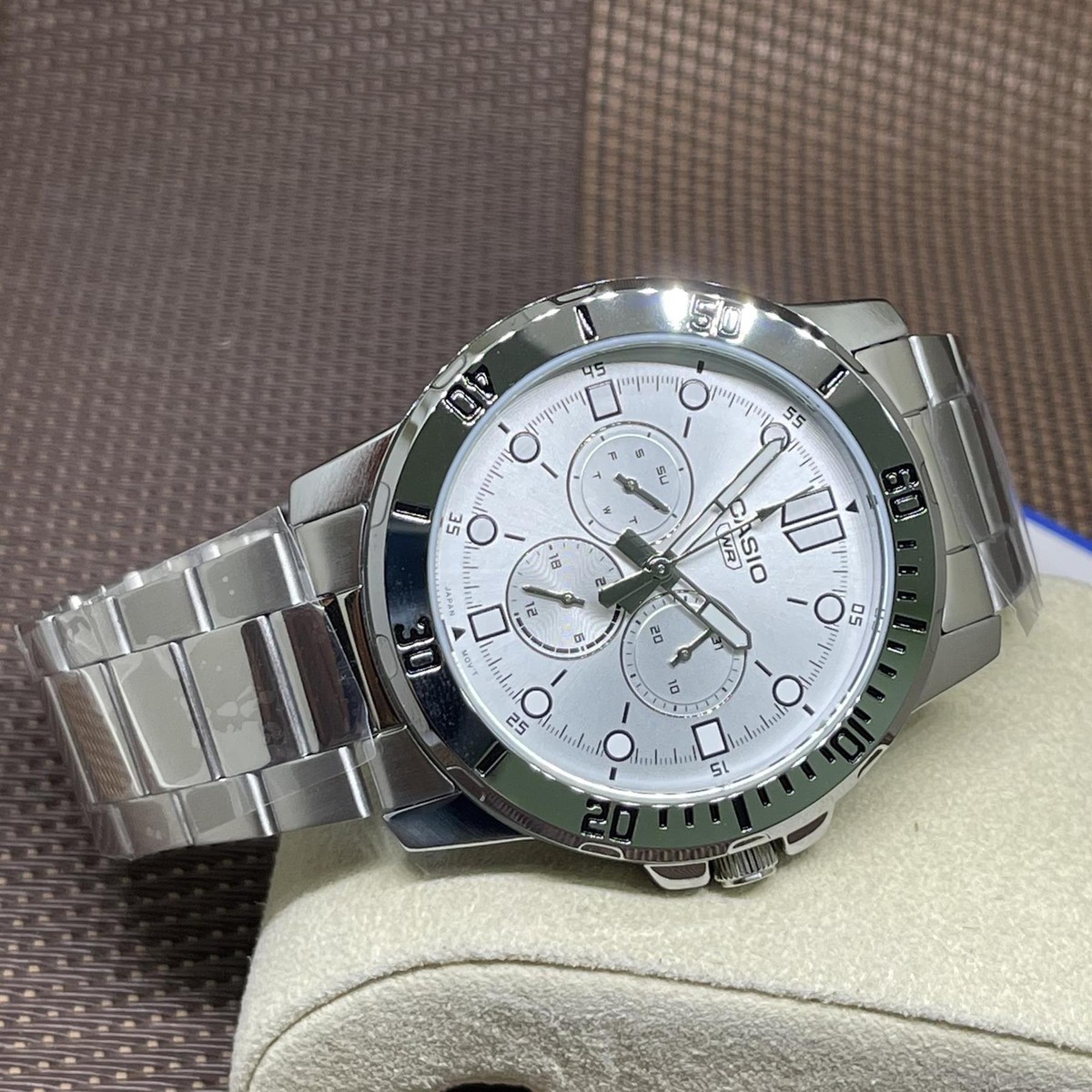 Casio Orologio Uomo Analogico MTP-VD300D-2EUDF - Cassa Ø45mm, Bracciale In Acciaio, Impermeabile 3 ATM, Vetro Minerale - 3