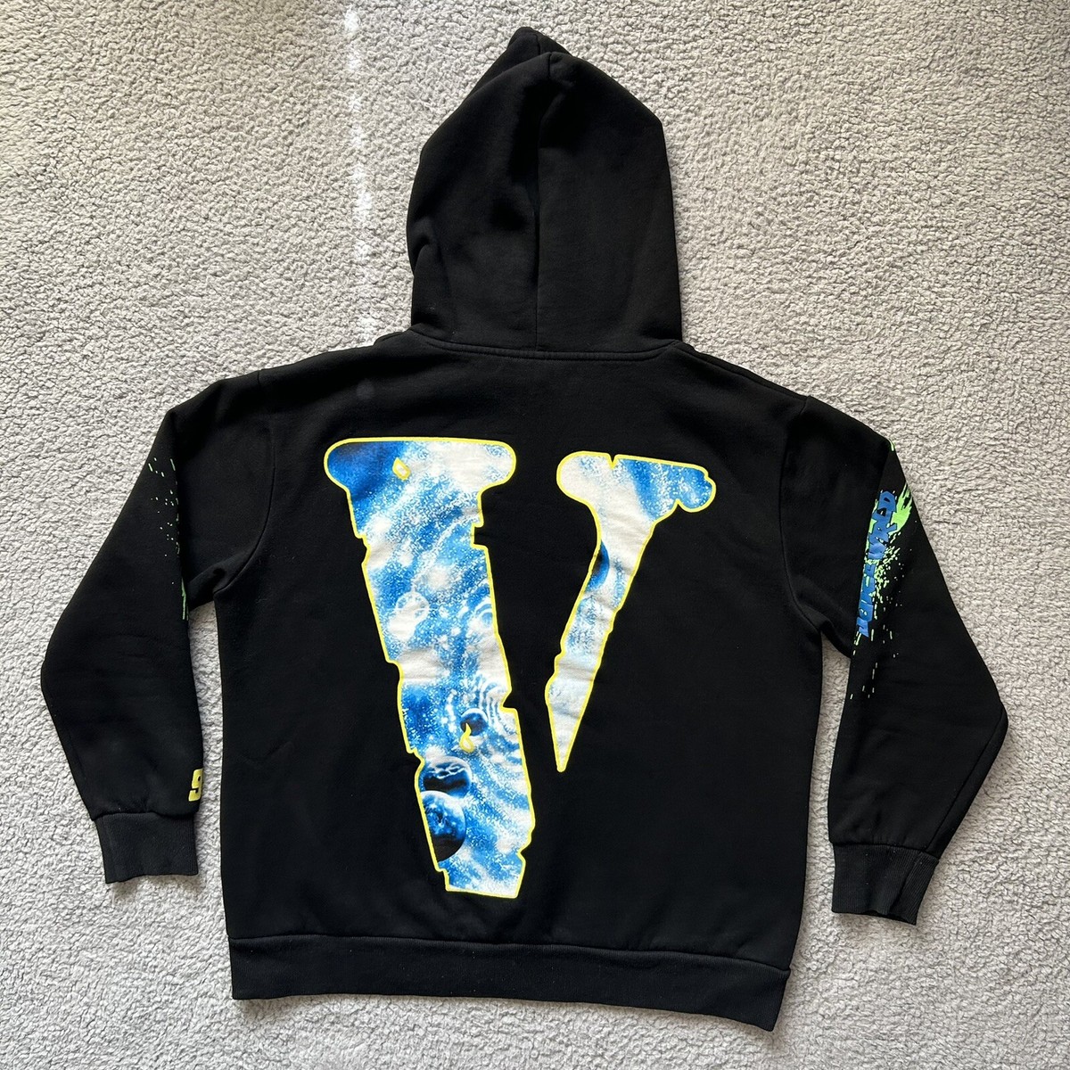 セール‼️Juicewrld ×Vlone Galaxy フーディXL セール‼️Juicewrld ×Vlone Galaxy フーディXL