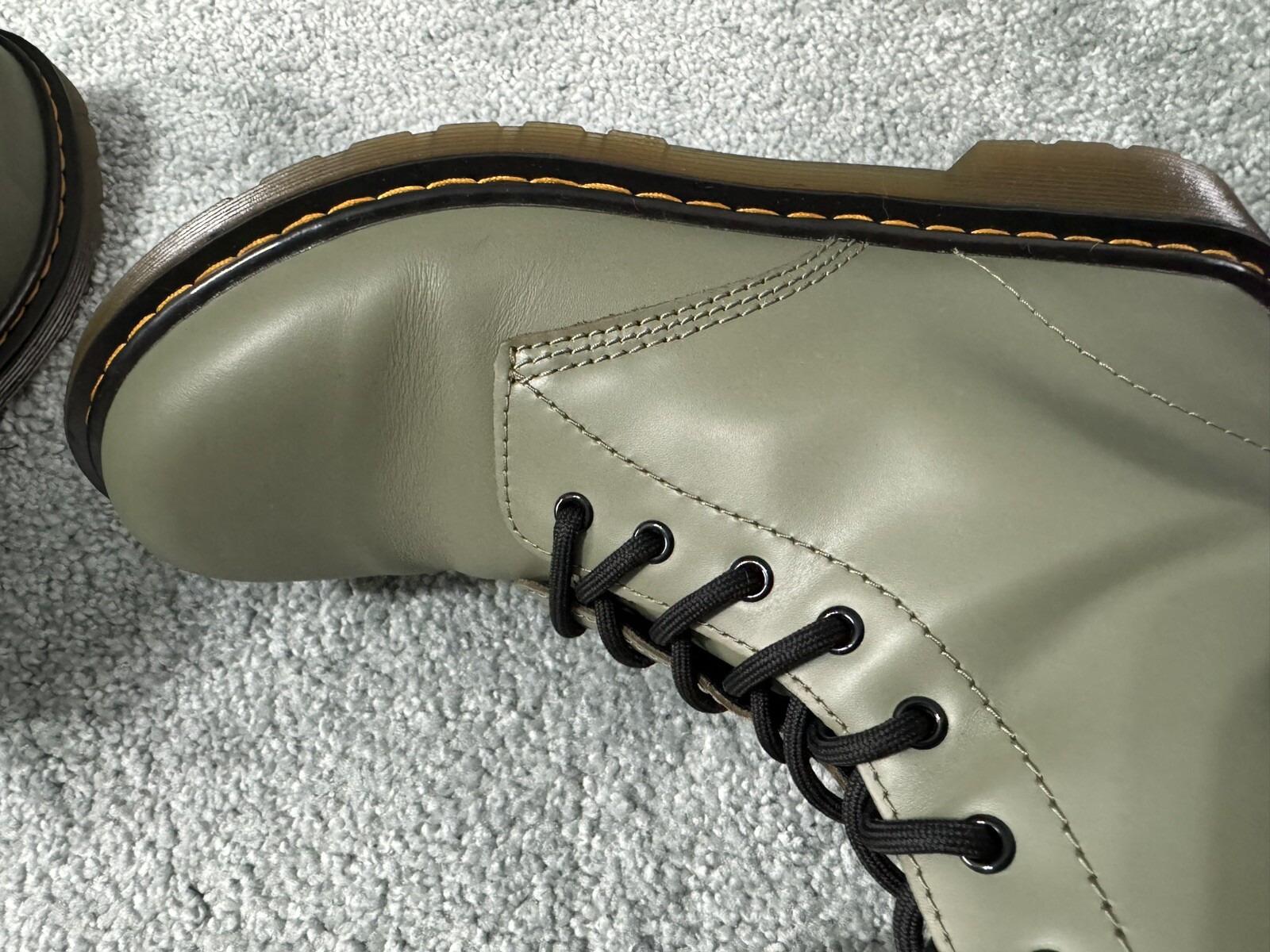 dr martens 1640 mono